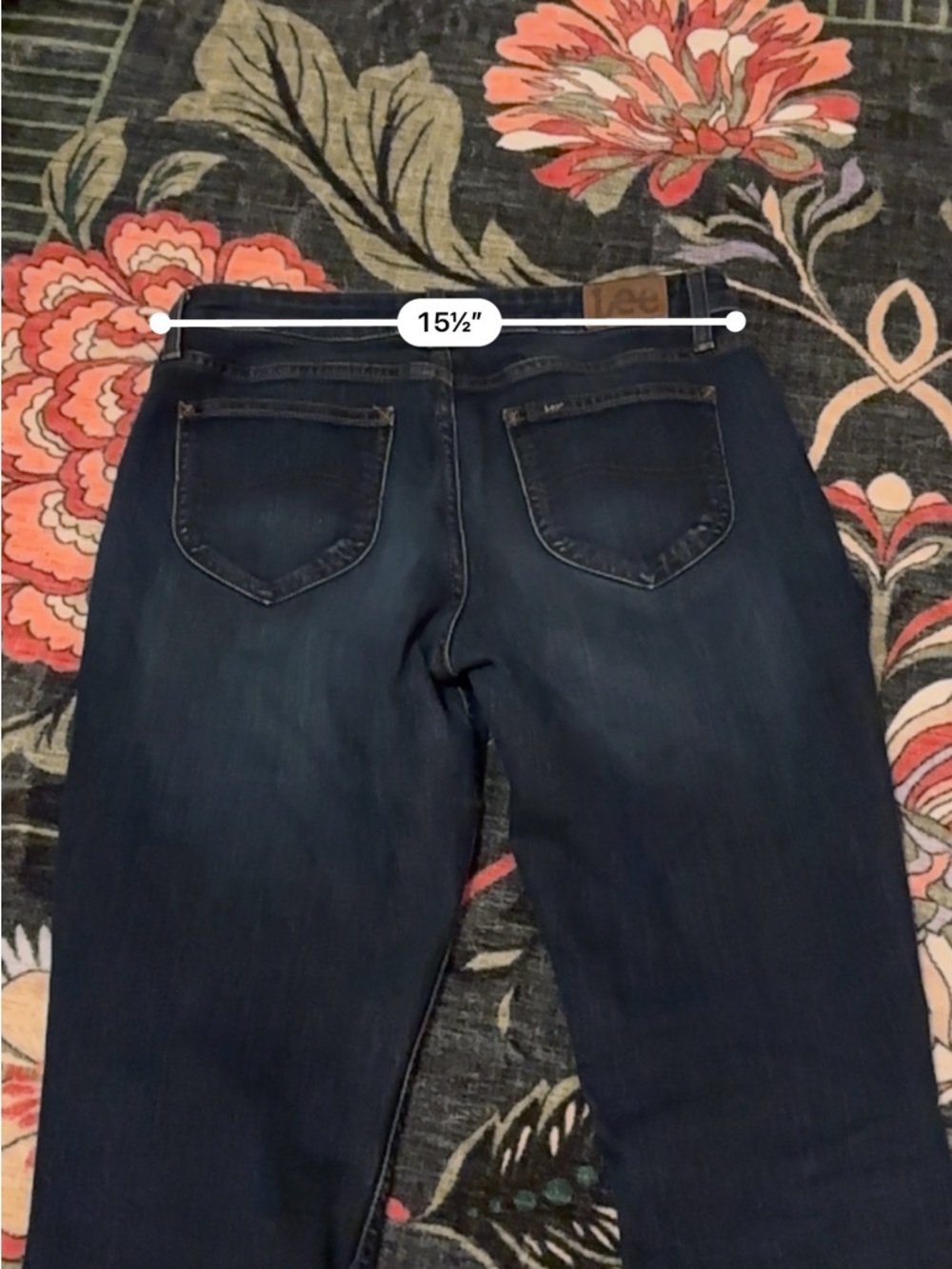 4/$20 💫
Lee Size 10M Classic Straight Leg Jeans - Picture 7 of 9